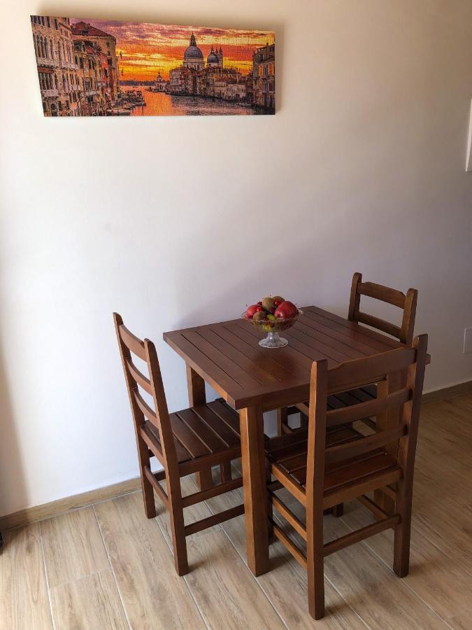 Milos Apartments Himare Ngoại thất bức ảnh