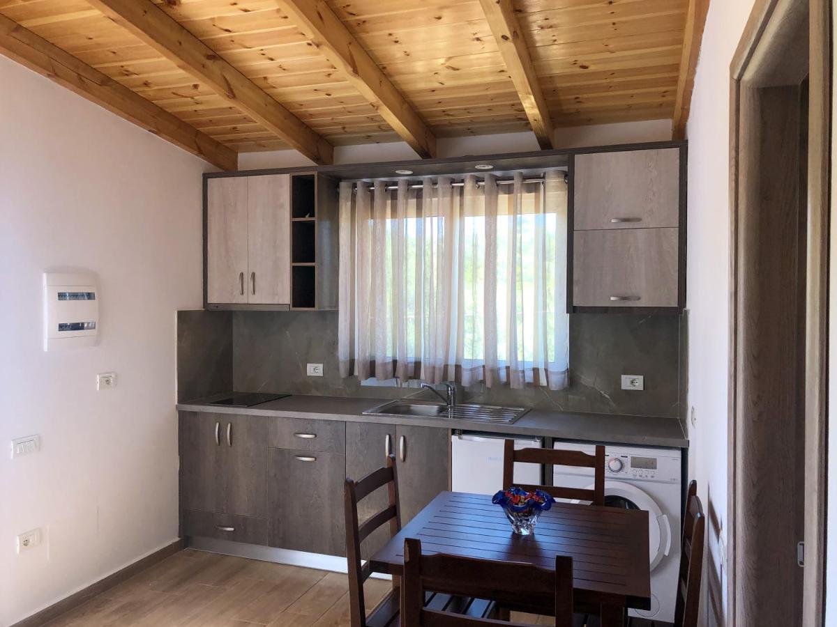 Milos Apartments Himare Ngoại thất bức ảnh