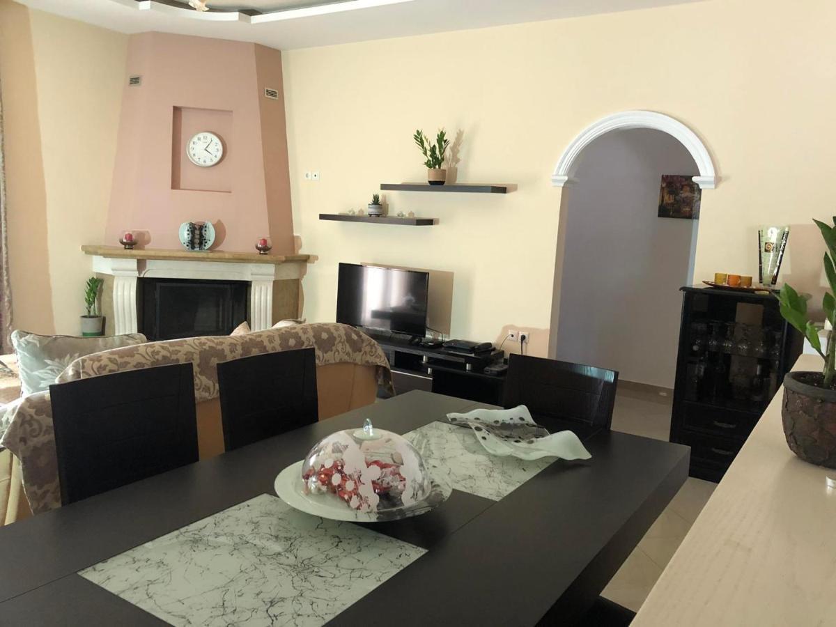 Milos Apartments Himare Ngoại thất bức ảnh