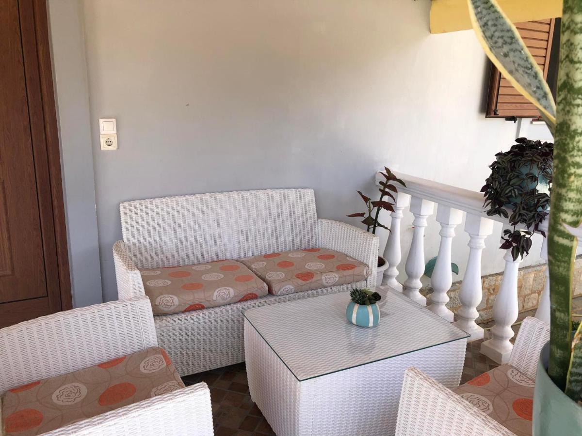 Milos Apartments Himare Ngoại thất bức ảnh