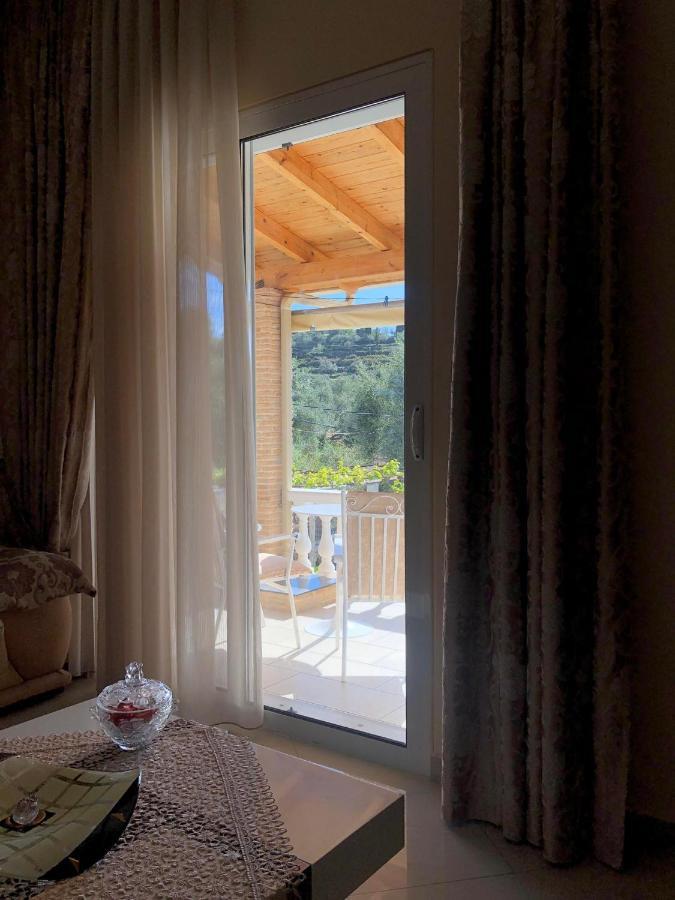 Milos Apartments Himare Ngoại thất bức ảnh