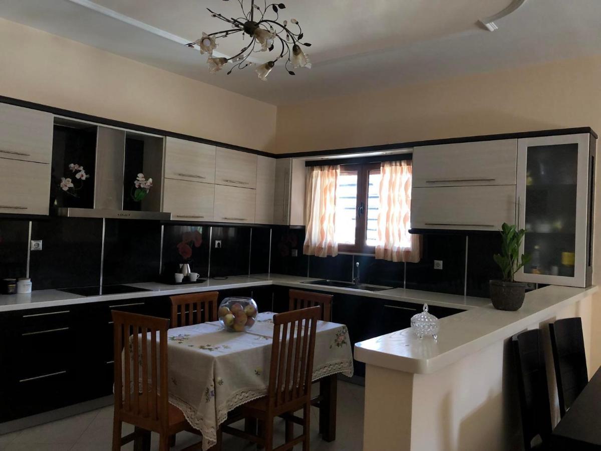 Milos Apartments Himare Ngoại thất bức ảnh