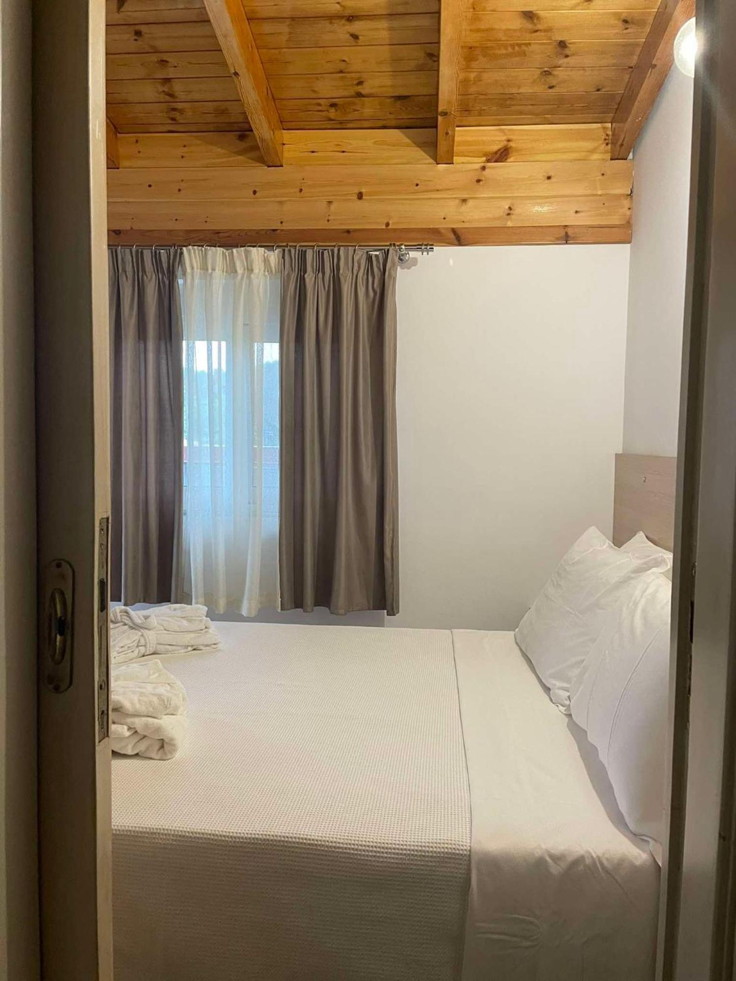 Milos Apartments Himare Ngoại thất bức ảnh